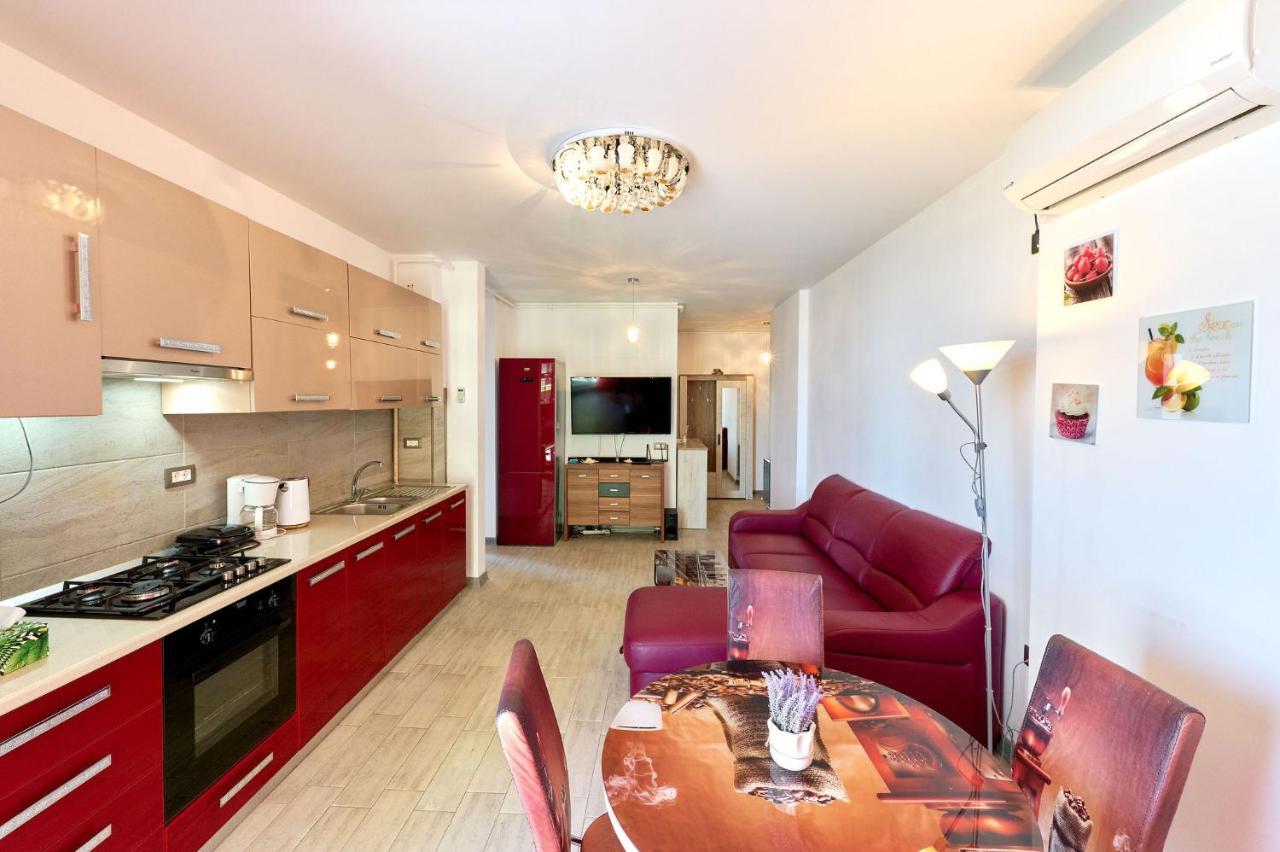 Glamour Red Apartment 22 In Spa Pool Resort Mamaja Zewnętrze zdjęcie
